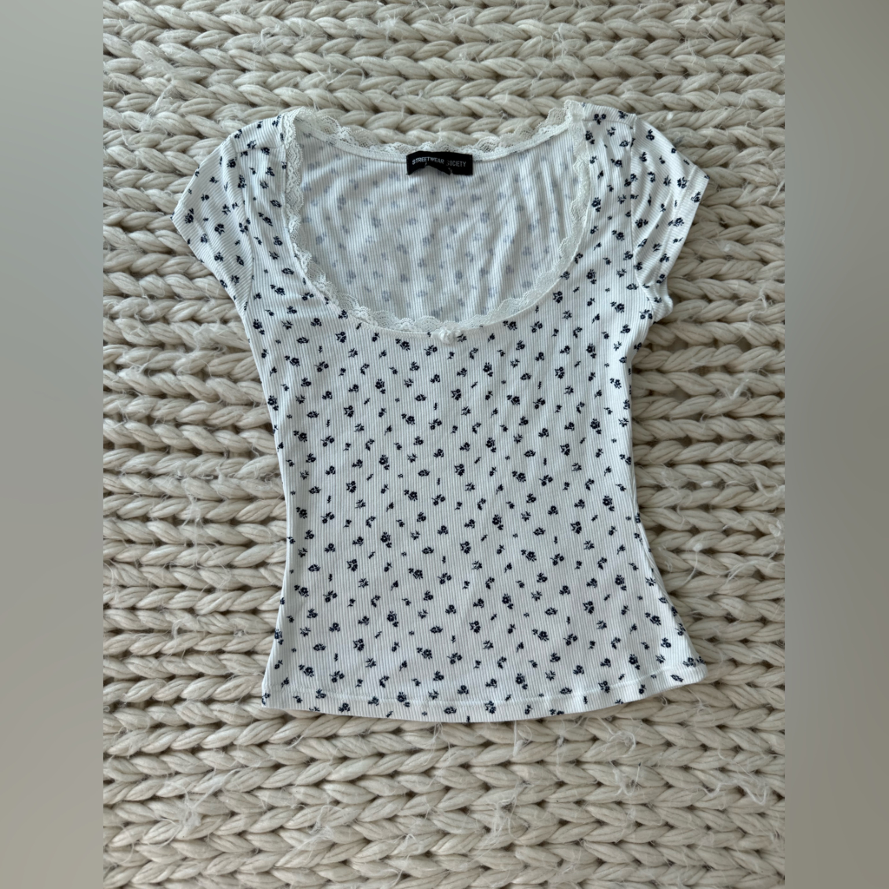 New Coquette Women's White Crop Top + Blue Roses Size S - Elastic Texture/Fabric